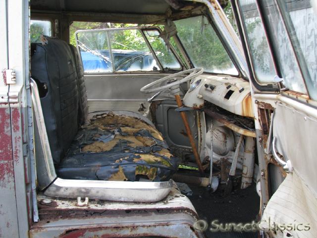 15-window-vw -bus-deluxe-front-seat.jpg